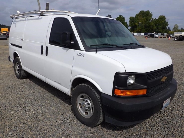 2017-utility-van-image-7