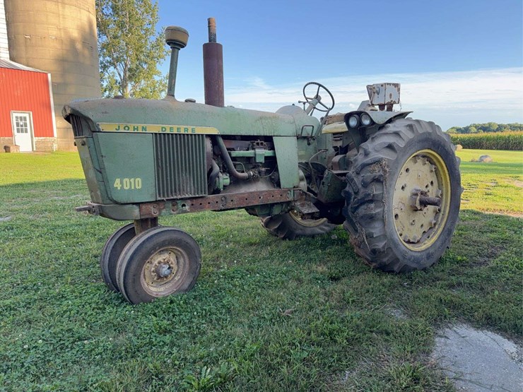 john-deere-4010-image-1