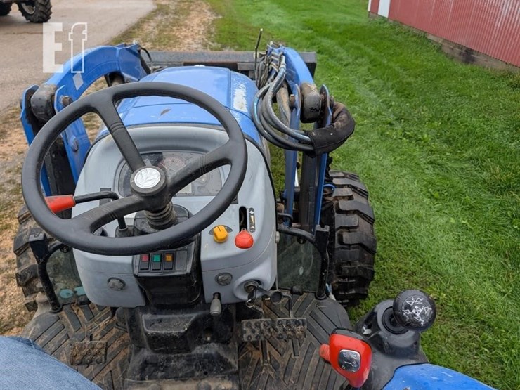 new-holland-boomer-41-image-17