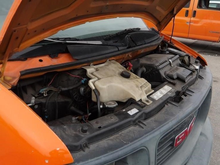 2000-gmc-savana-g3500-image-15