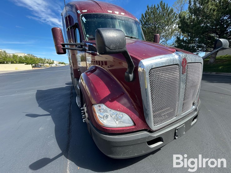2021-kenworth-t680-image-12