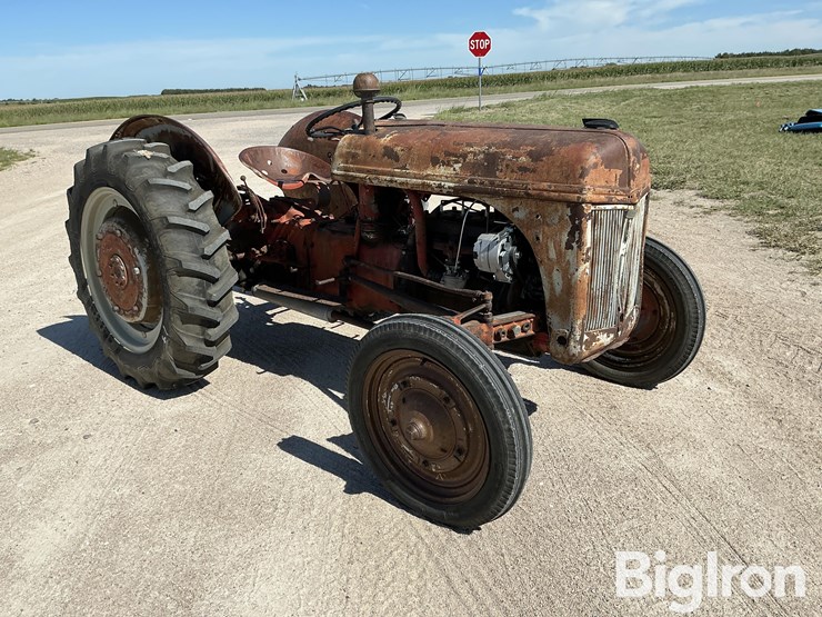 1944-ford-tractor-image-3