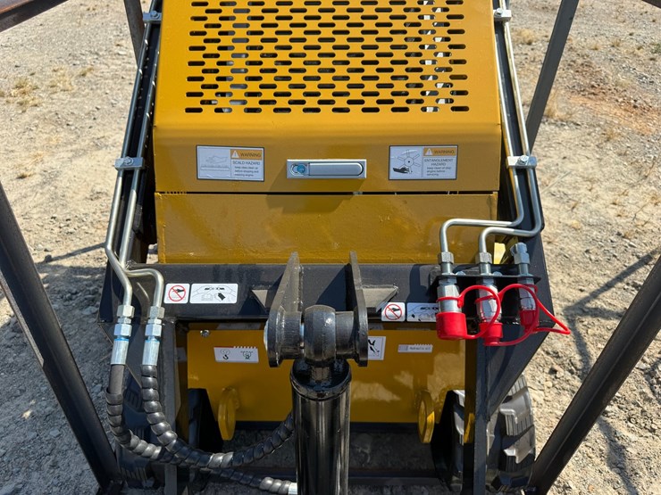 #83-•-unused-2026-agt-mx-crt23-stand-on-tracked-loader-mxcrt232026j00585-inv#4564-image-10