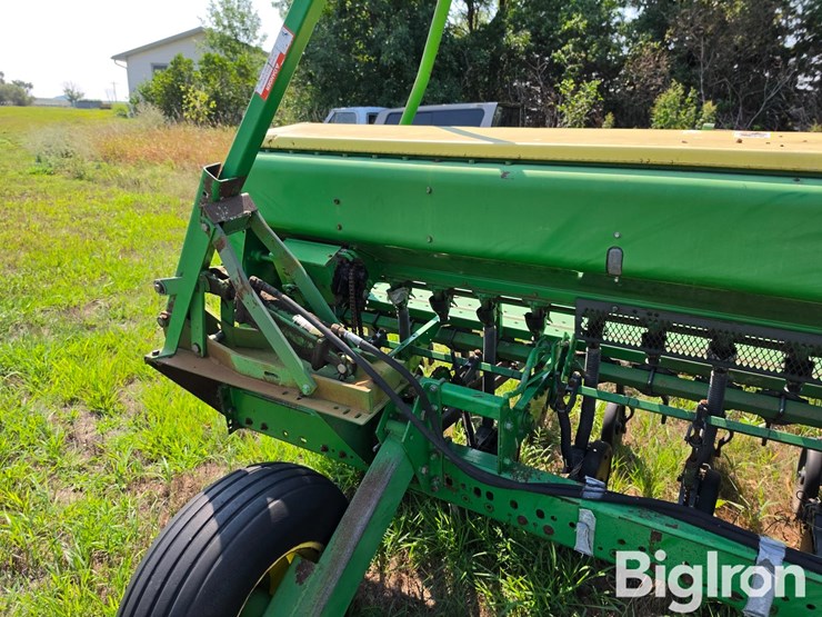 john-deere-520-image-16