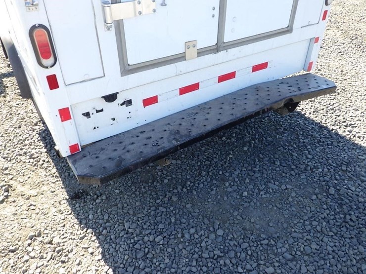 2023-gmc-3500-image-12