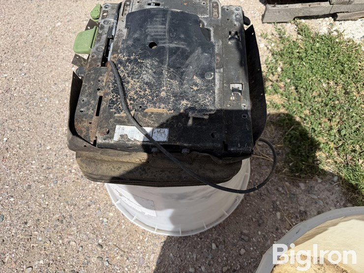 john-deere-7520-image-8