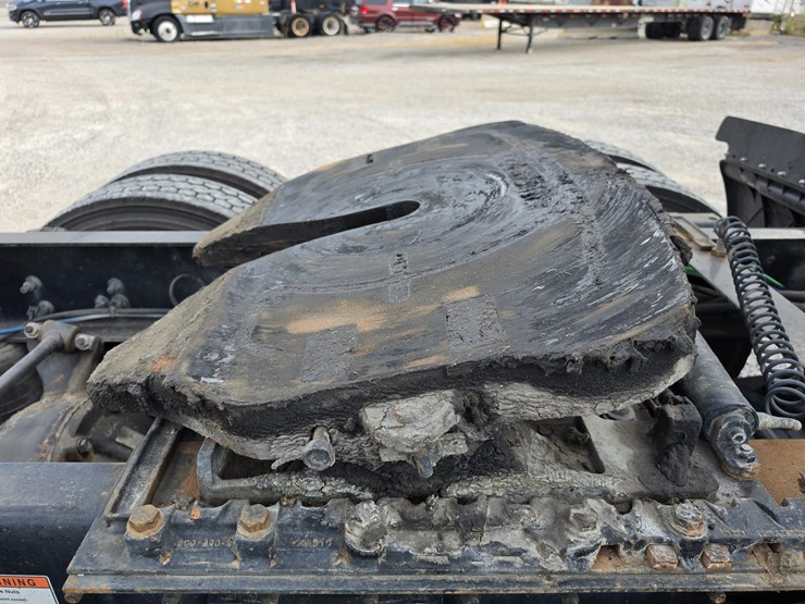 2012-freightliner-cascadia-125-image-88