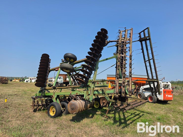 john-deere-235-image-7