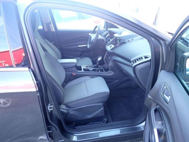 2019-ford-escape-image-39