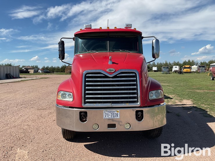 2005-mack-vision-cxn613-image-2
