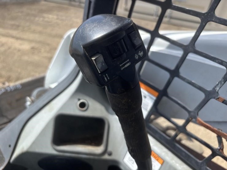2017-bobcat-s740-image-26