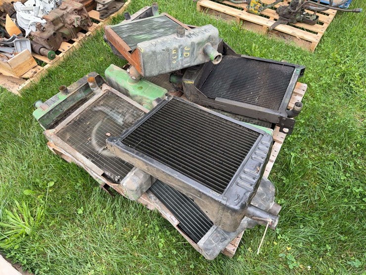 john-deere-dubuque-radiators-image-1