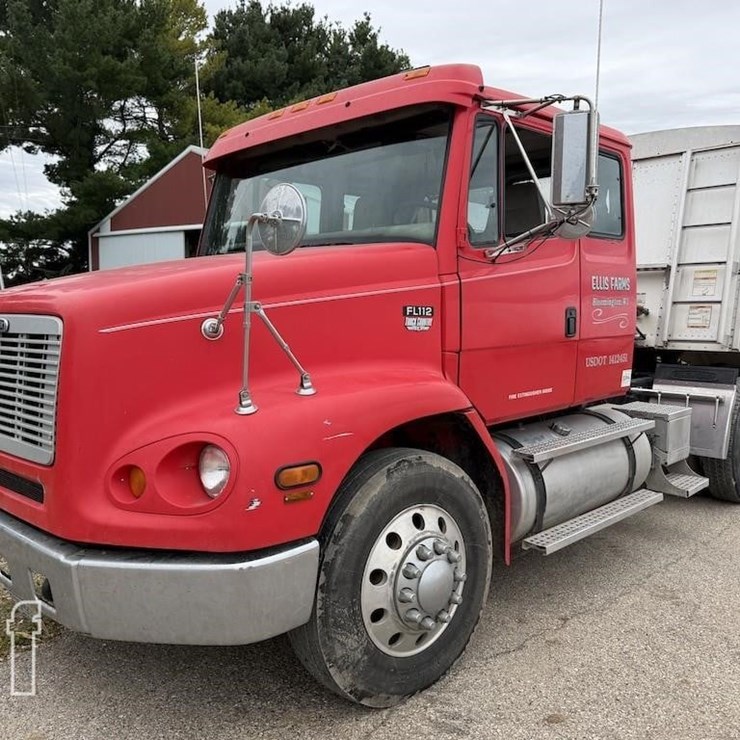 2000 FREIGHTLINER FL112