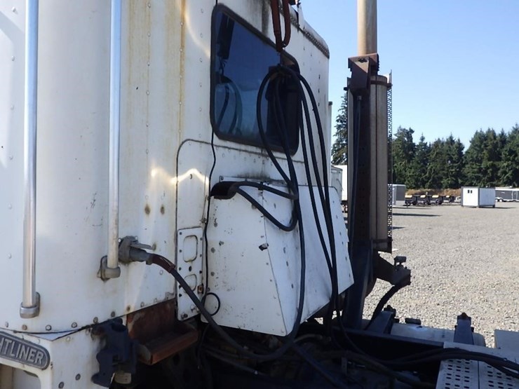 1995-freightliner-flb-t/a-truck-tractor-image-15