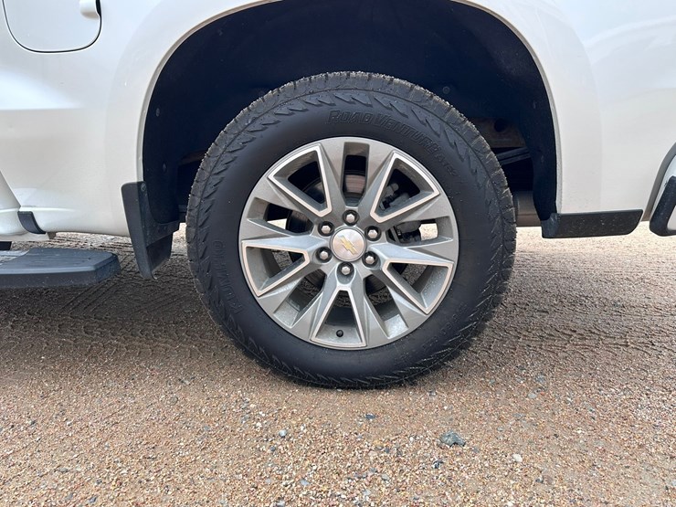 2020-chevrolet-1500-image-35