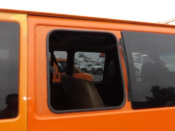 2000-gmc-savana-g3500-image-7