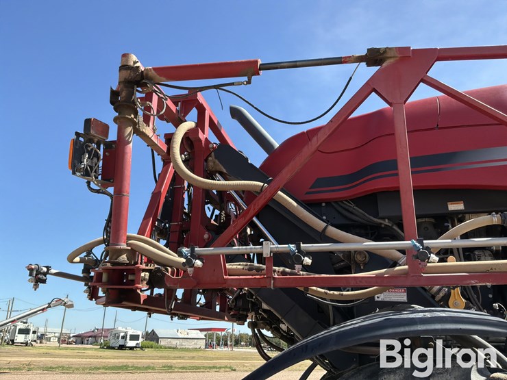 2015-case-ih-patriot-4440-image-19