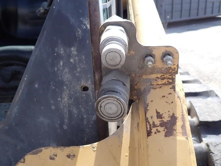 2002-caterpillar-226-image-10