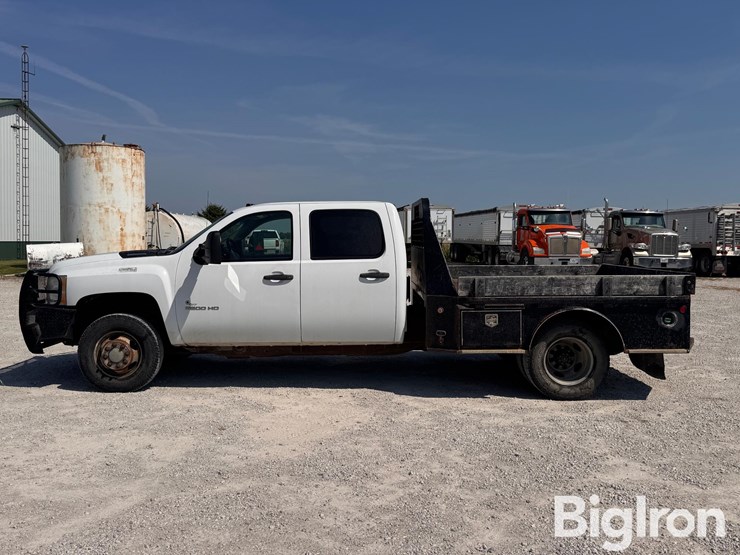 2011-chevrolet-silverado-3500-image-8
