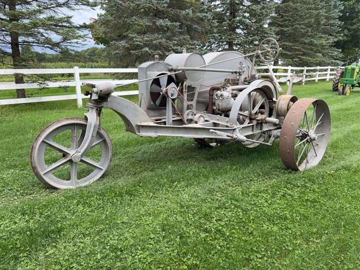 big-bull-tractor-image-1
