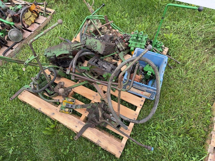 john-deere-dubuque-hydraulic-parts-image-1