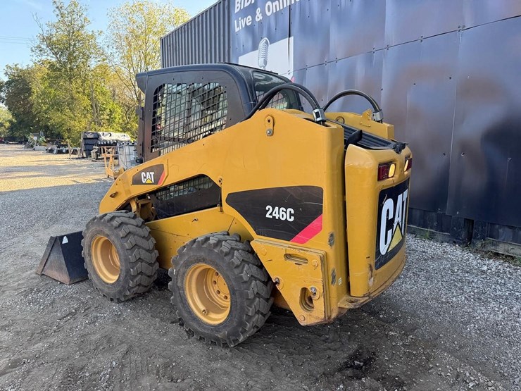 2012-caterpillar-246c-image-2