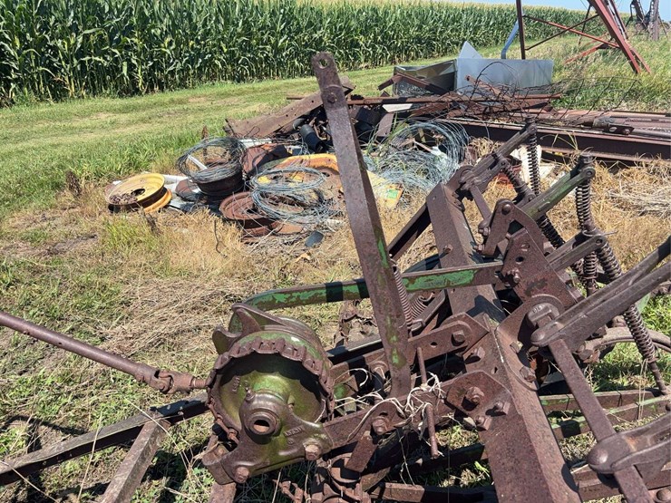 john-deere-13-shank-field-cultivator-image-19