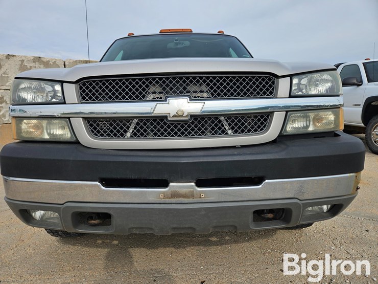 2004-chevrolet-silverado-2500-image-10