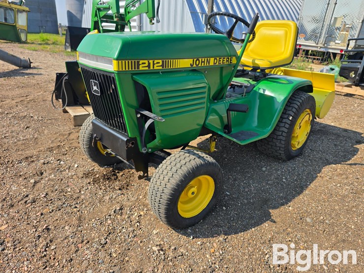1980-john-deere-212-image-1