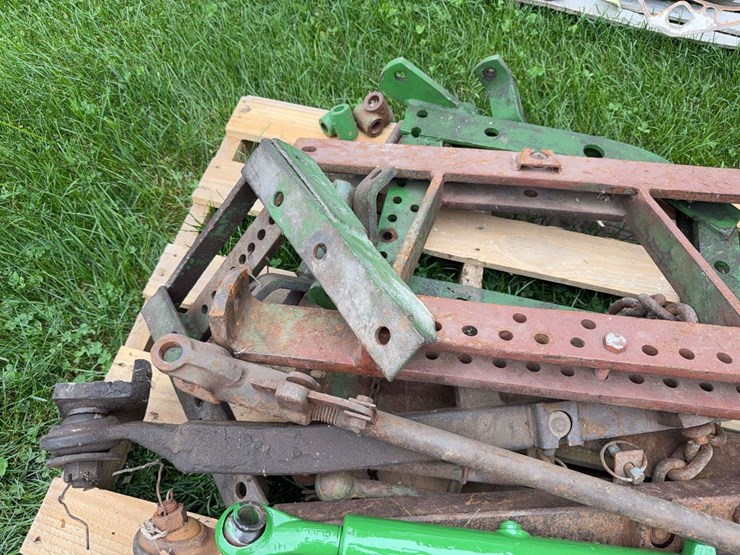 john-deere-dubuque-3-point-hitch-parts-image-6
