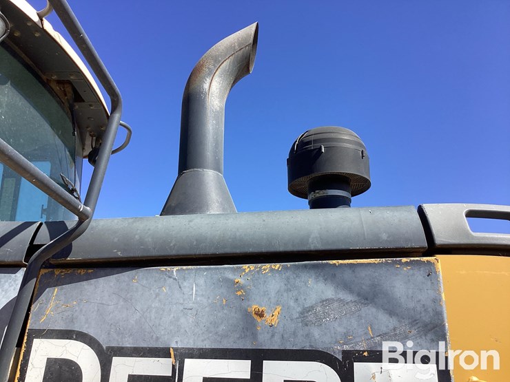 2012-deere-724k-image-19