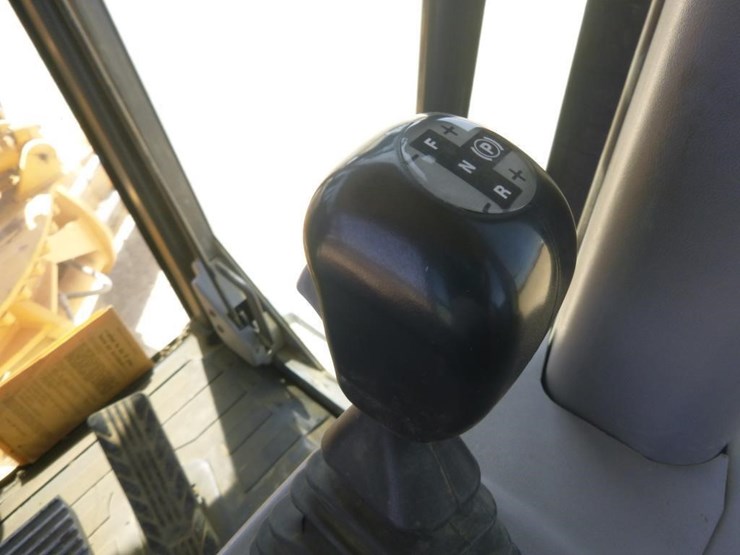 2008-volvo-g930-image-14