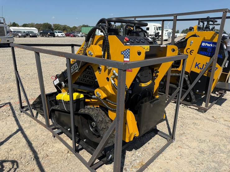 #83-•-unused-2026-agt-mx-crt23-stand-on-tracked-loader-mxcrt232026j00585-inv#4564-image-4