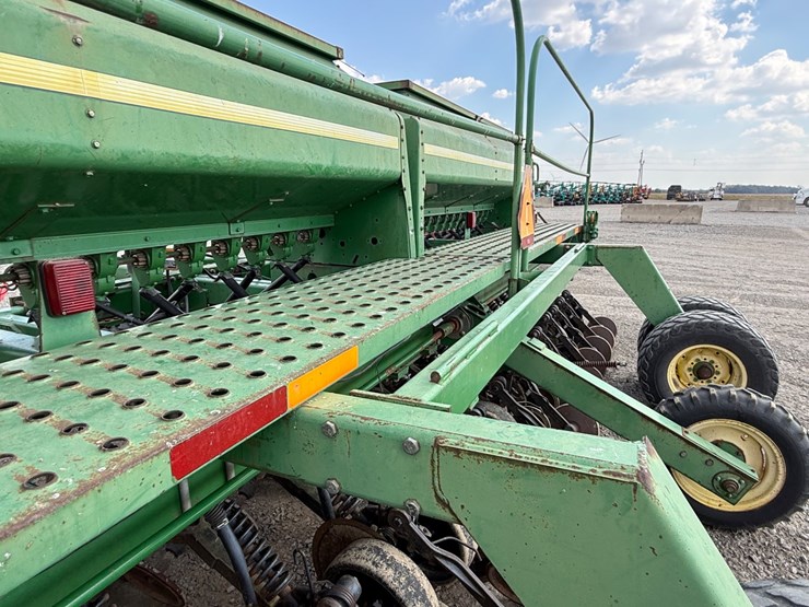 john-deere-1560-image-10