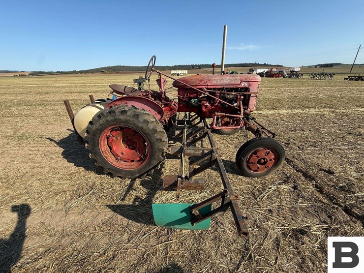 farmall-super-a-tractor-image-6