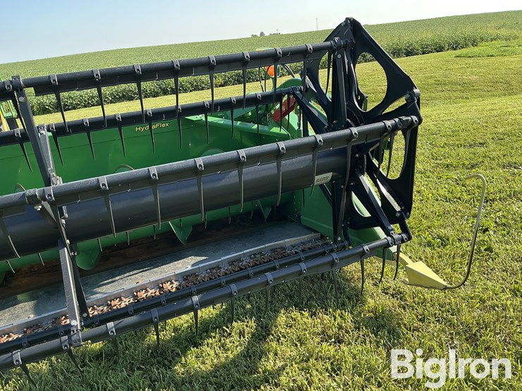 2017-john-deere-635f-image-12