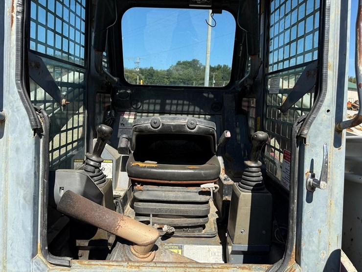 2005-takeuchi-tl140-image-11
