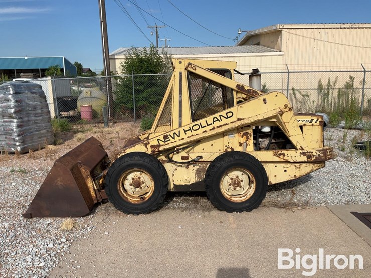 new-holland-l779-image-8
