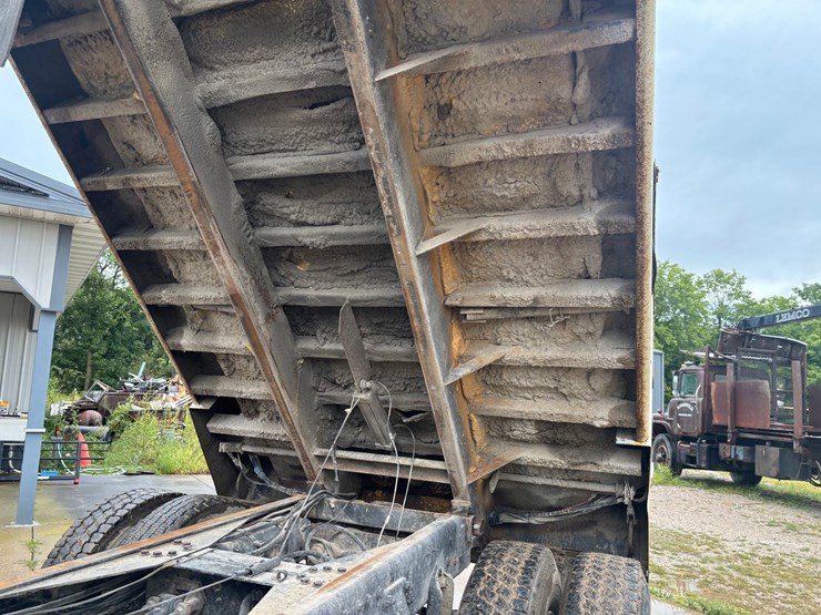 1994-ford-l8000-image-85
