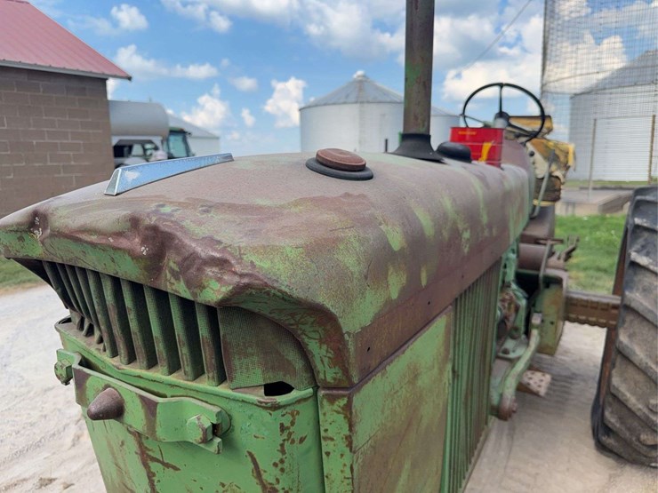 john-deere-3010-image-10