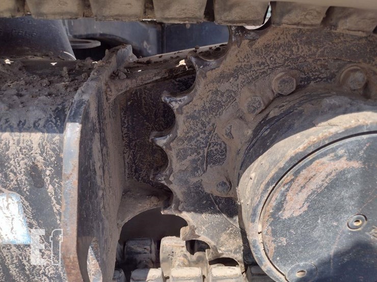 2014-deere-35g-image-13
