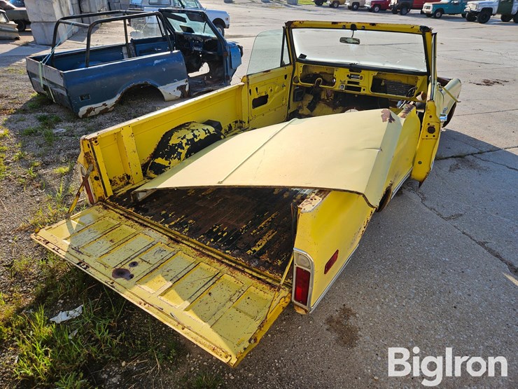 1970-chevrolet-k5-image-5