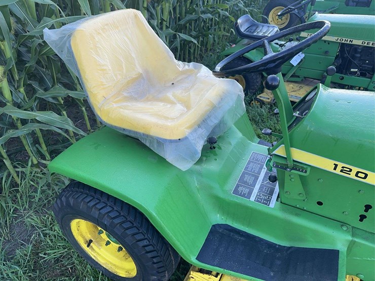 john-deere-120-image-6