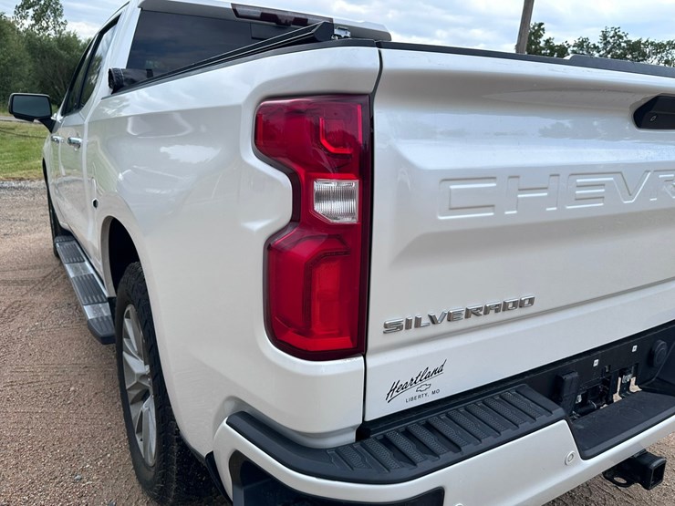 2020-chevrolet-1500-image-12