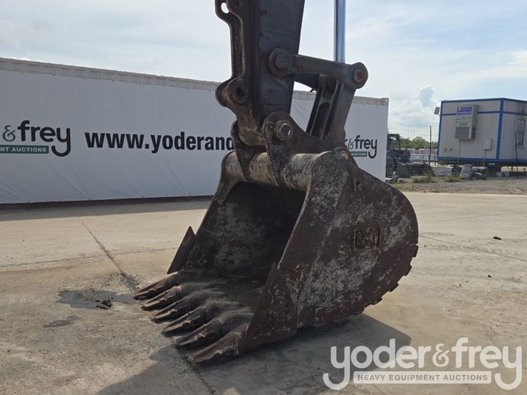 2015-volvo-ec350el-image-19