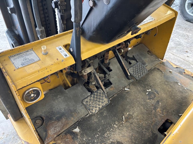 caterpillar-t50d-image-35