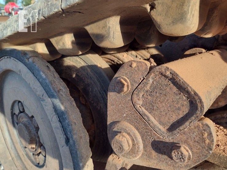 2015-caterpillar-287d-image-16