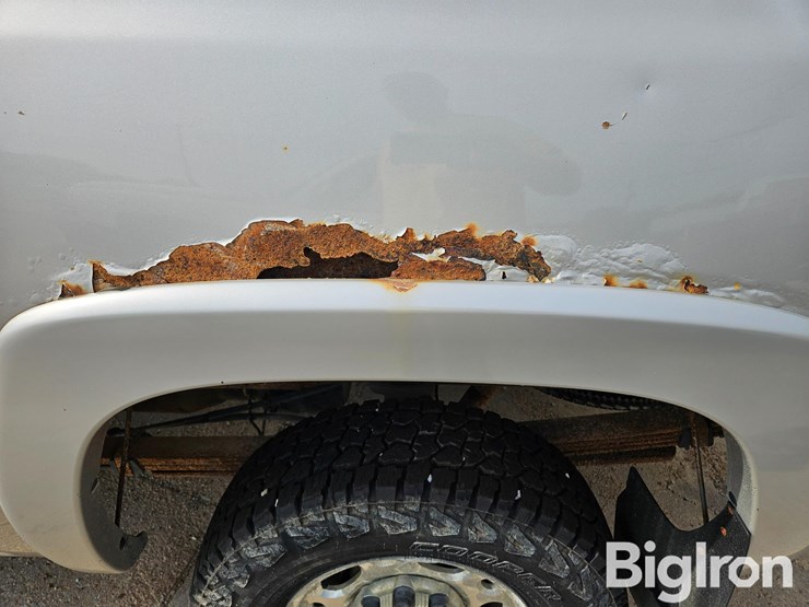 2004-chevrolet-silverado-2500-image-20
