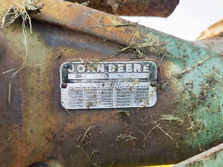 john-deere-320v-slant-steer-image-19