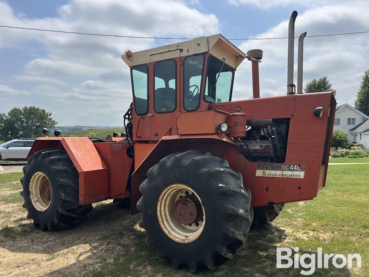 1975-allis-chalmers-440-image-3